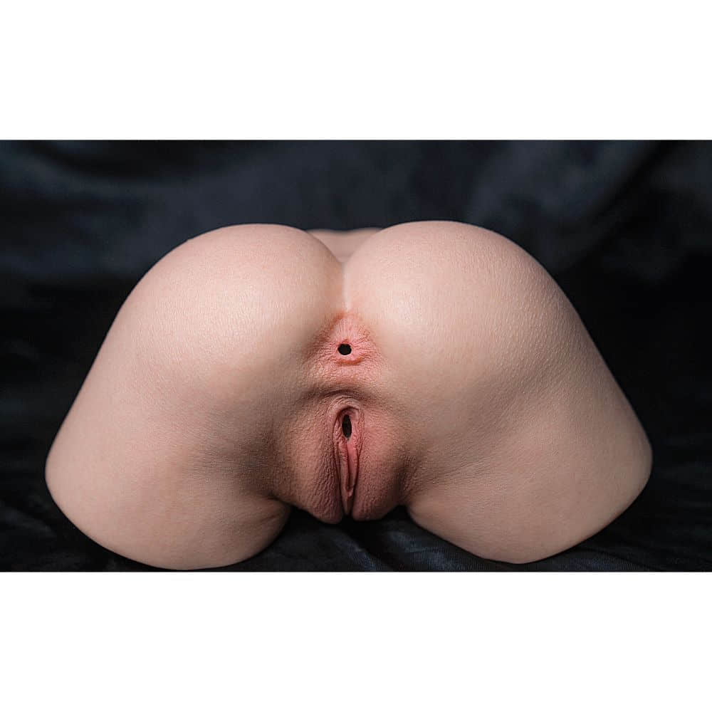 Model's hip measurement: 4.15 kg