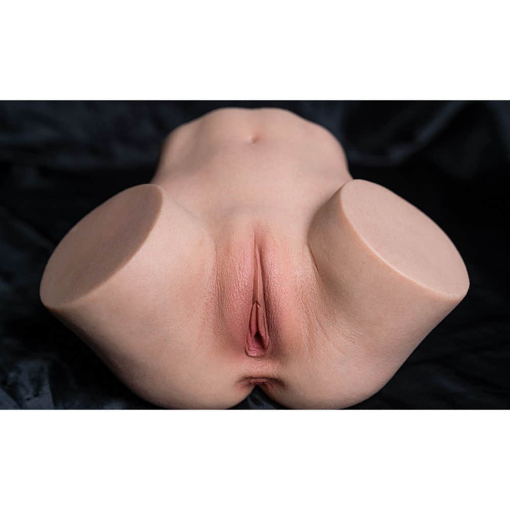 Model's hip measurement: 4.15 kg